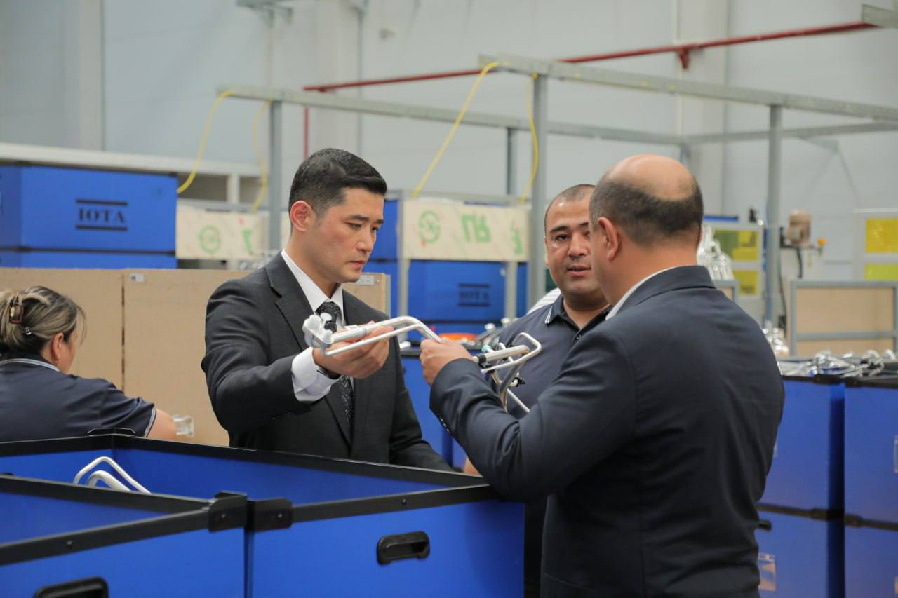 Chirchiqda “UzAuto Motors” AJ avtomobillari uchun butlovchi qismlarni  ishlab chiqaruvchi yangi korxona ishga tushdi