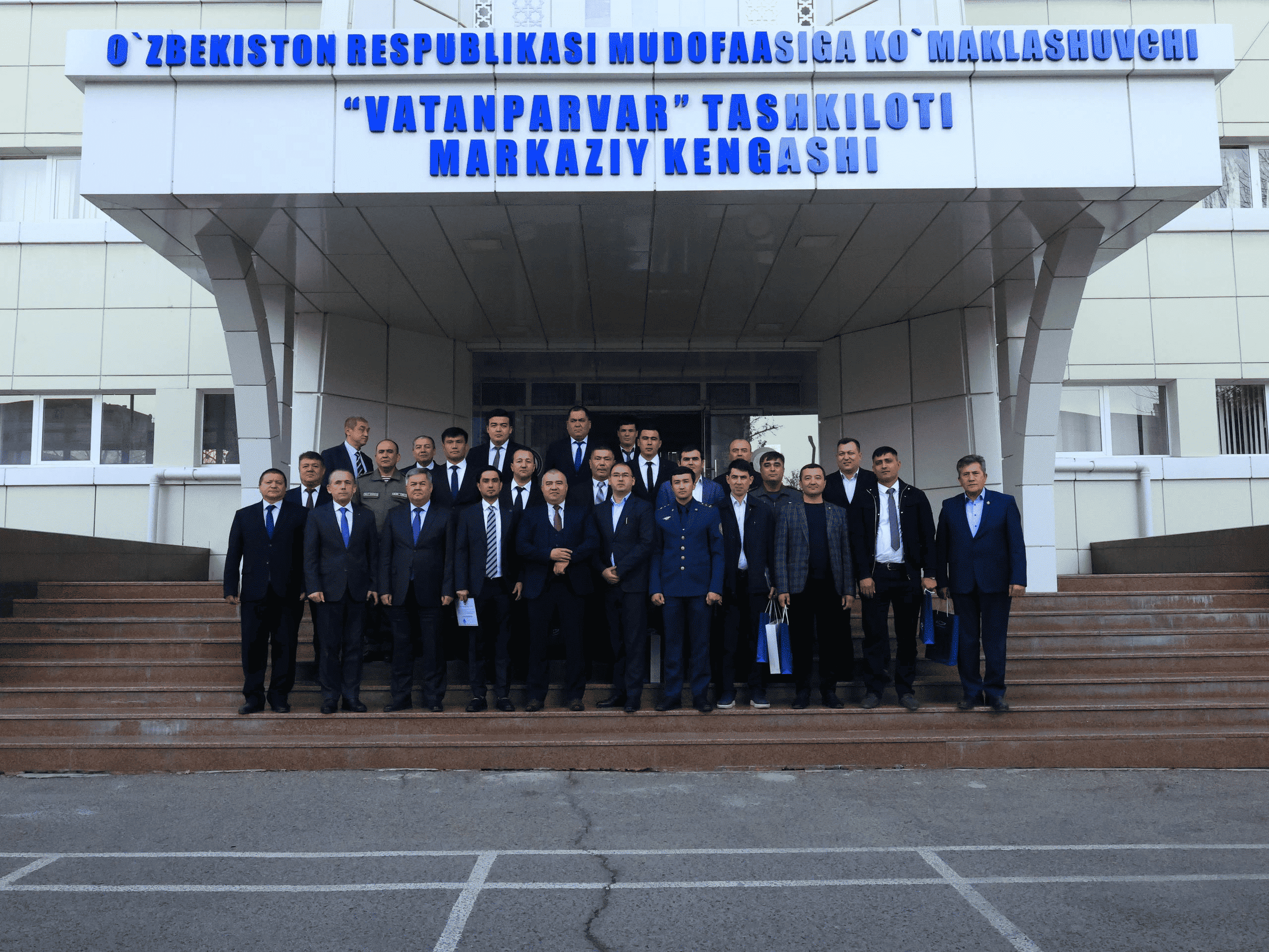 “UzAuto Motors” AJ “Vatanparvar” ilmiy-amaliy konferensiyasida zamonaviy haydovchilar tayyorlashdagi asosiy hamkor sifatida qatnashdi